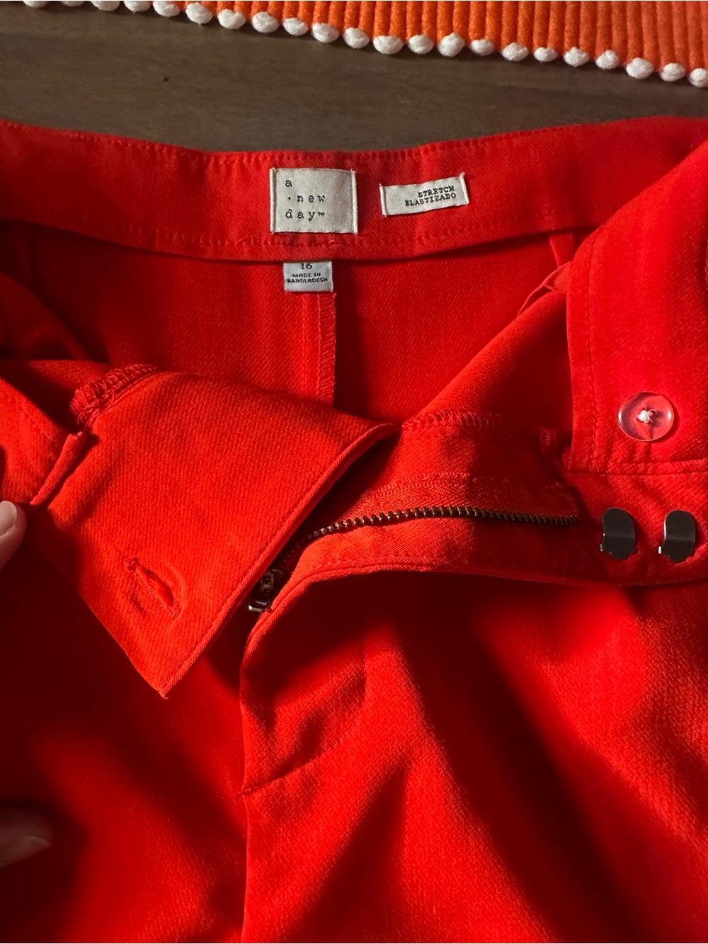 Red High waisted tailored shorts - Picture 5 of 7